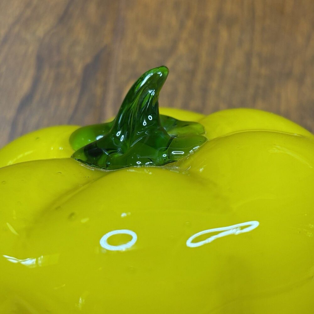 Murano style glass Vegetable 4" Yellow Bell Pepper hand blown paper weight decor - Picture 3 of 9